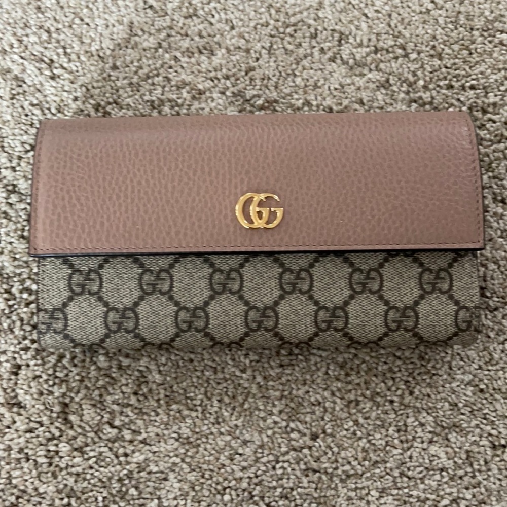Brand New Never Used Gucci Wallet
